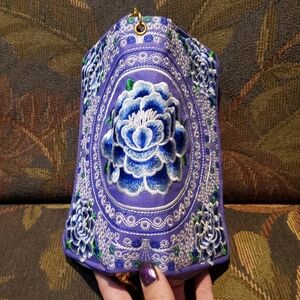 Pretty floral embroidered women's wallet pocketbook clutch wristlet